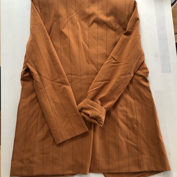 SOLD. NWT Danielle Bernstein Boyfriend Jacket - Picture 3 of 3